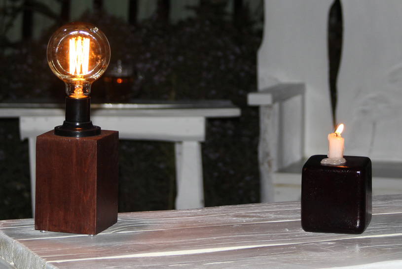 Как и свеча, лампа накаливания стала символом, гораздо превышающим своё практическое назначение