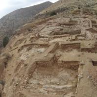 Раскопки крепости Узундара в Бактрии (современная территория Узбекистана)
