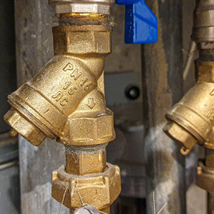 Установка фильтра грубой очистки воды