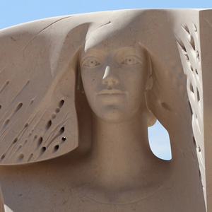 Как ухаживать за гранитным памятником, чтобы он не тускнел