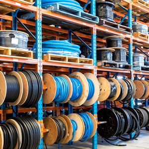 Как правильно хранить и транспортировать бухты ПВХ шланга, чтобы он не деформировался