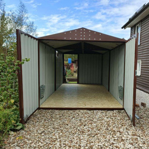 Готовый гараж для машины: как выбрать и быстро установить на даче