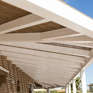 Выбор пиломатериалов для террасы и навеса: технические требования