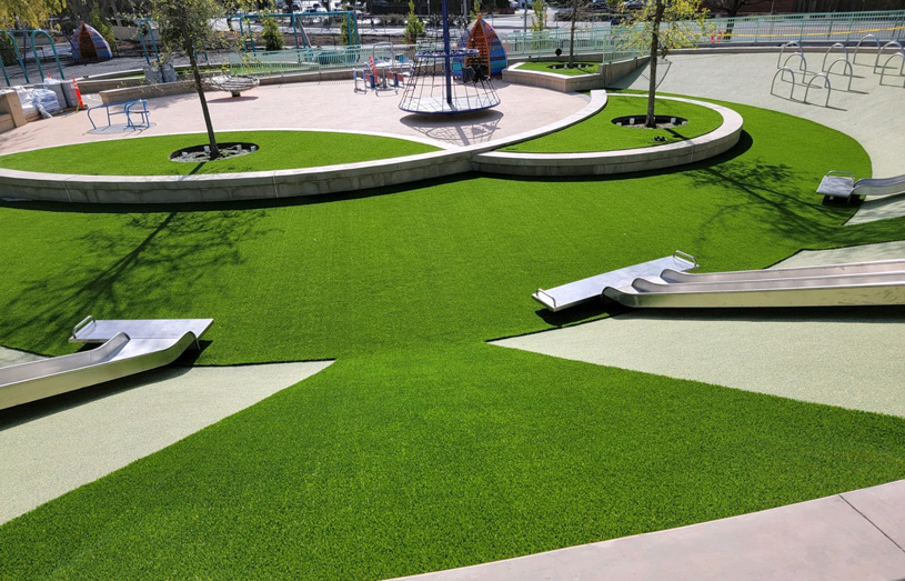 Синтетический газон в ландшафтной архитектуре