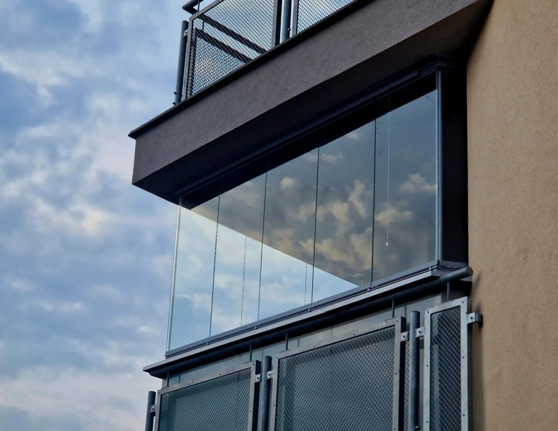 безрамное остекление дома