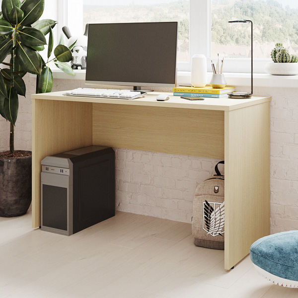 Классический письменный стол с габаритами 120 × 60 × 78 см.