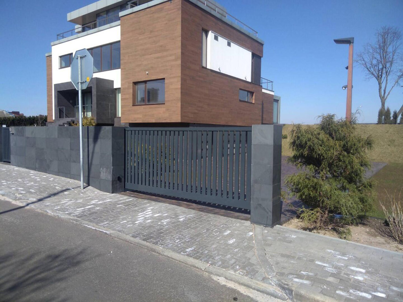 Современные откатные ворота как элемент удобства