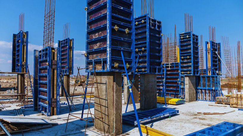 Съёмная металлическая опалубка для монолитного строительства