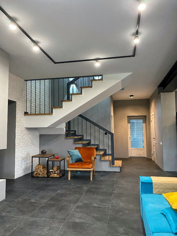 современная лестница в интерьере