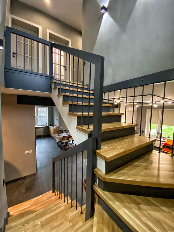 современная лестница в интерьере