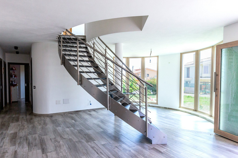 современная лестница в интерьере