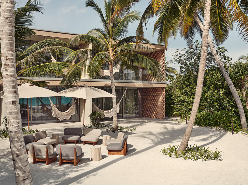 Patina Maldives Hotel / Studio MK27 / photo by Georg Roske Patina Maldives Hotel / Studio MK27 / photo by Georg Roske