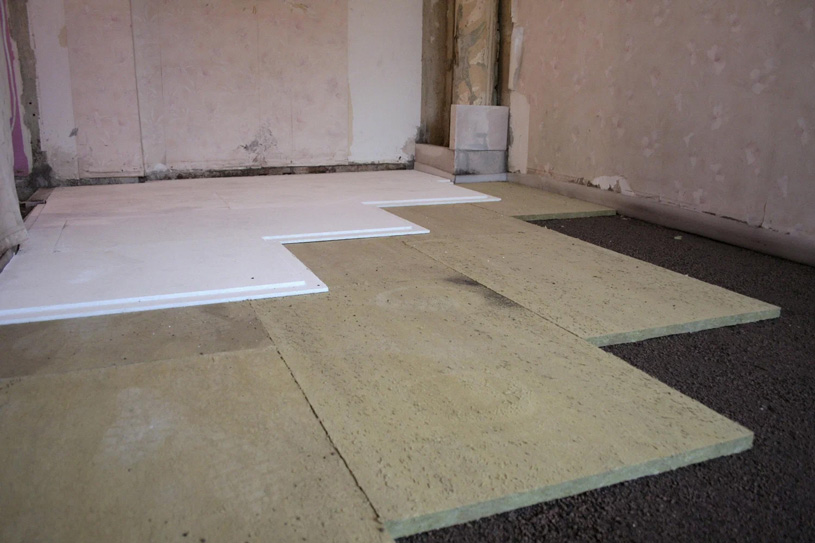 ремонт квартиры в новостройке: подготовка пола к монтажу стяжки, изоляционные работы
