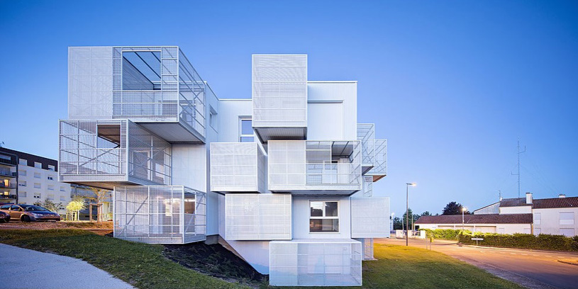 Комплекс социального жилья White Clouds («Белые облака»). Сент, Франция. Совместный проект More Architecture и Poggi Architecture