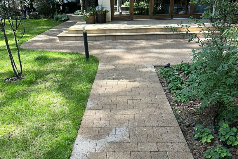 Укладка тротуарной плитки