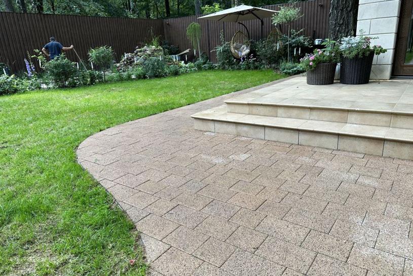 Укладка тротуарной плитки