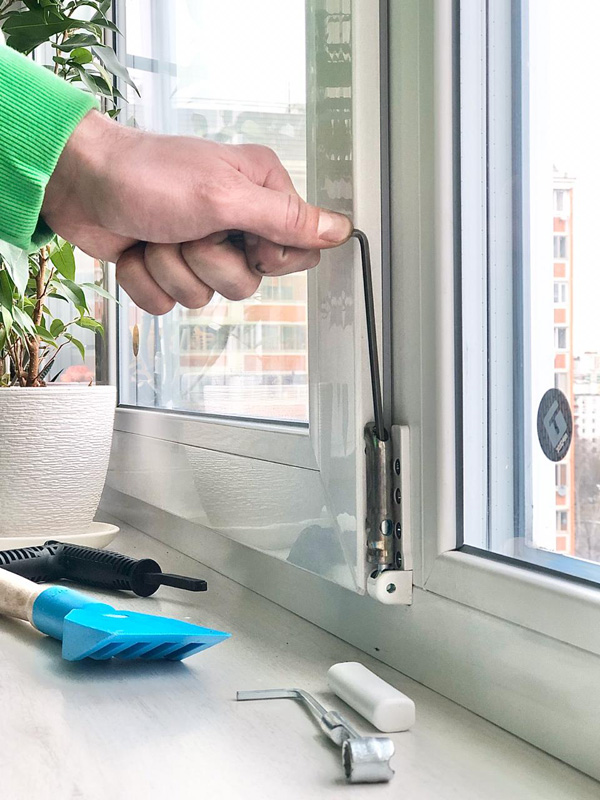 как самостоятельно диагностировать и отремонтировать оконную фурнитуру