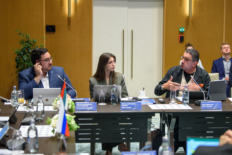 Заседание жюри Открытого международного конкурса на разработку мастер-плана научно-технологических районов федеральной территории «Сириус». Фото: АНО «Медиадом «Сириус». 25 июня 2025 г.