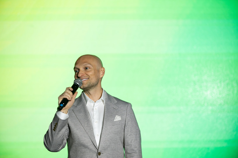 Дмитрий Шаповалов