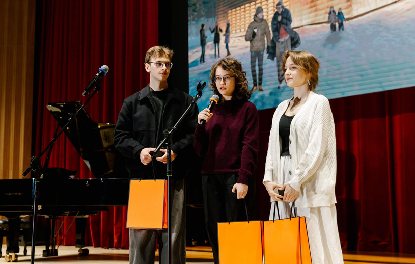 #441 Алексей Баландин, Ксения Криницына, Екатерина Шакирьянова (сборная команда Москва–Екатеринбург: МАРХИ и Уральская архитектурно-художественная академия) – проект «Сугроб»