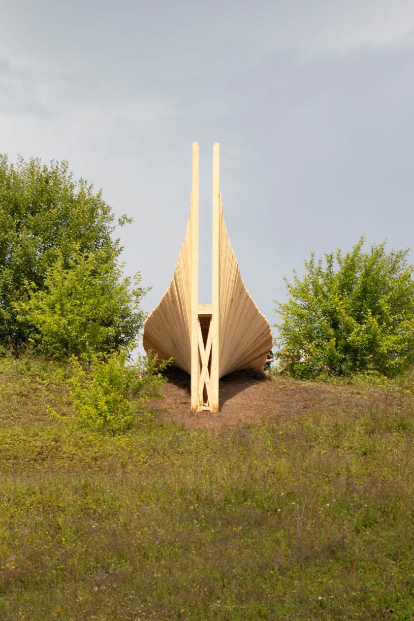 На Юг / Костромская область, Галичский район, с. Туровское (фестиваль «Древолюция») / Команда «Завтра». Авторы: Михаил Гаркуша, Фёдор Драницын, Алиса Стенберг, Андрей Рымов, Денис Симин, Елизавета Кичук, Ольга Ягуткина, Василиса Серова, Геннадий Кочкин, Александра Капельницкая, Анна Золотова, Матвей Натанзон, Ярослав Власенко, Маргарита Гудкова