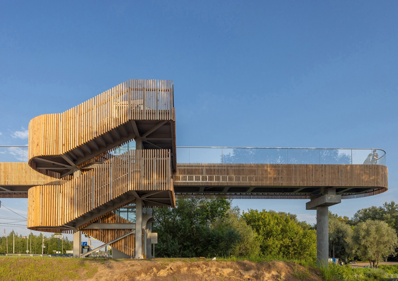 Пешеходный переход со смотровой площадкой на территории Волгоречья. Бор, Нижегородская область. Авторы: Станислав Горшунов, Мария Юдина, Елизавета Будько. Архитектурное бюро ГОРА