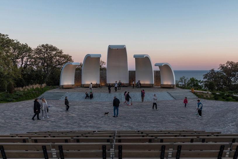 Сцена в Милютинском парке в Алупке, Республика Крым