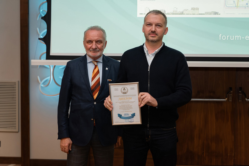 Международный архитектурный конкурс на разработку эффективной среды жилого квартала в городе Бресте. Проект «ЗЕЛЁНАЯ РЕКА». Авторский коллектив: Иван Печенкин, Егор Кругликов, Елена Калина, Омар Баширов, Анна Додор, Анастасия Макарова, Илларион Шулая, Мария Шулая, Дмитрий Гриднев (Россия)