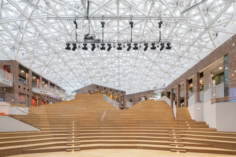 Многофункциональный образовательный комплекс на территории областной гимназии им. Е. М. Примакова