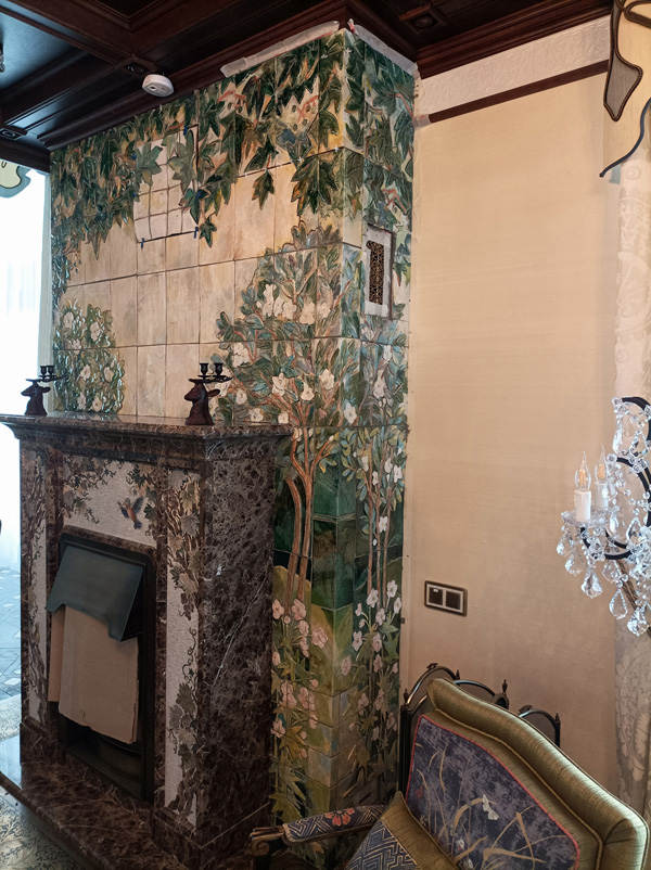 Камин в частном доме в Химках