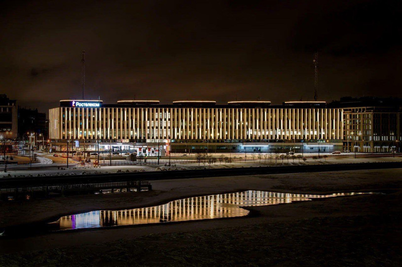 Архитектурная подсветка главного здания ПАО «Ростелеком» в Петербурге Архитектурная подсветка главного здания ПАО «Ростелеком» в Петербурге