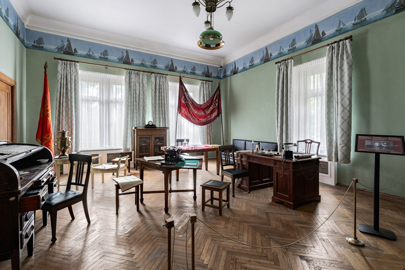 Любовь Камалдинова / Проект «Оформление оконных убранств Музея Политической истории России (особняк Матильды Кшесинской)»