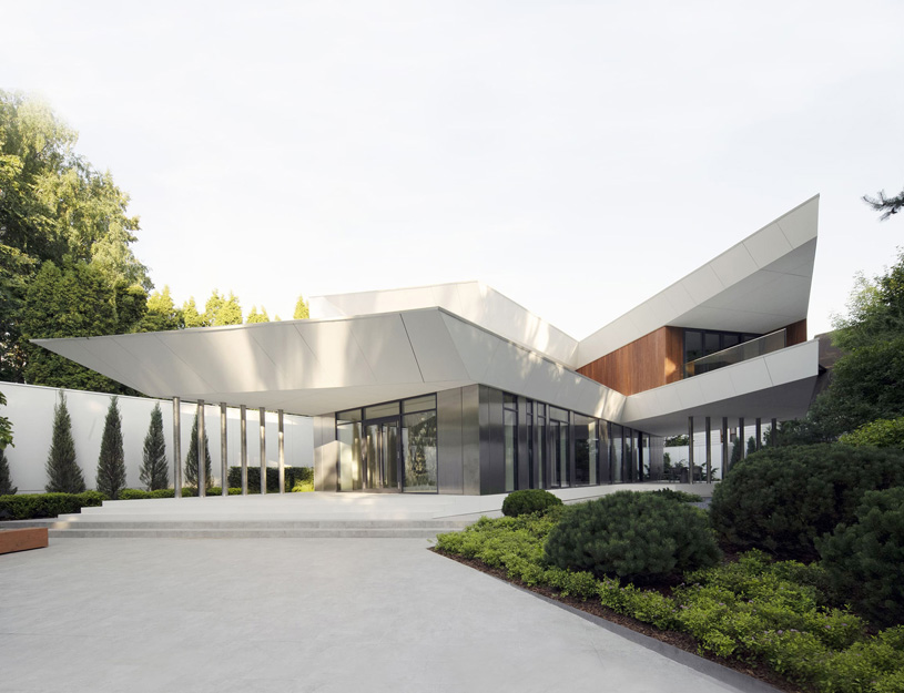 VFORM, Московская область. Работа: Парящий дом