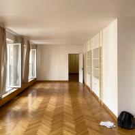 Апартаменты в жилом доме при Посольстве Франции в РФ. Состояние до реновации