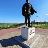 Памятник Н. М. Любимову (Россия, Калужская область)
