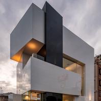 Лучший реализованный проект общественного здания или сооружения. Poly Cuboid (Япония, Химедзи), KTX archiLAB