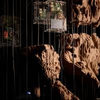 Мария Купцова в коллаборации с Сергеем Костырко, Корбинианом Энцингером, Артемом Коневских, Глебом Андреевым и Мариной Музыка, ARBOR.Silva, 2025. Фотограф: Кристина Журавлева